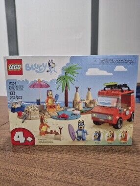 NIB Lego Bluey's Beach & Family Car Trip Set